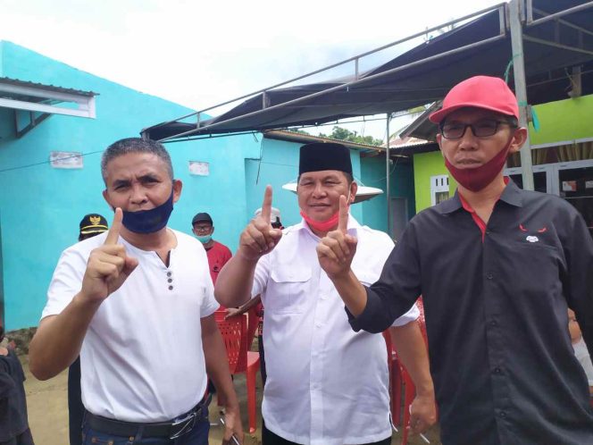 
Pendukung HDG All Out Menangkan BERKAH di Bolsel