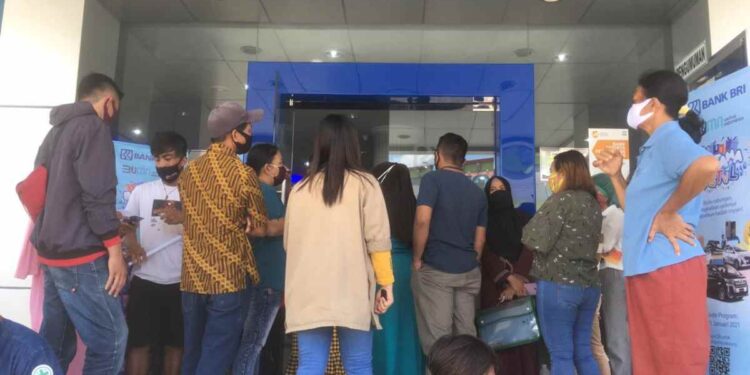 Nasabah Keluhkan Kerumunan di Pintu Masuk, Begini Penjelasan Pinca BRI Kotamobagu