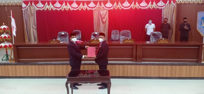
DPRD Bolsel Sahkan APBD 2021, Paripurna Dihadiri Pjs Bupati