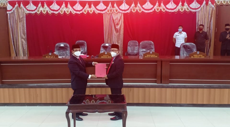 DPRD Bolsel Sahkan APBD 2021, Paripurna Dihadiri Pjs Bupati
