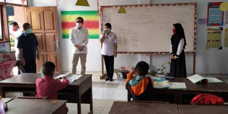 Komisi III Tinjau Proses Belajar Tatap Muka di Sekolah