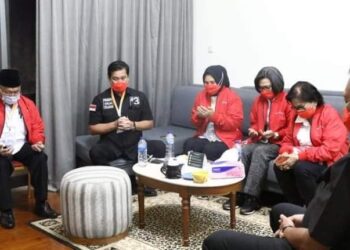 Tatong dan Yasti Support ODSK di Lokasi Debat