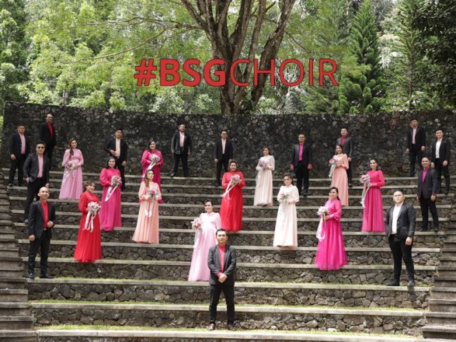 
 Torehkan Prestasi, Bank SulutGo Choir Raih Juara Dua