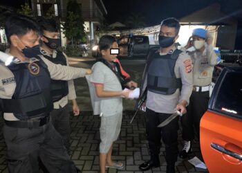 Bawa Sajam, Dua Pemuda Diamankan Tim Anoa di Pekuburan China dan Pontodon