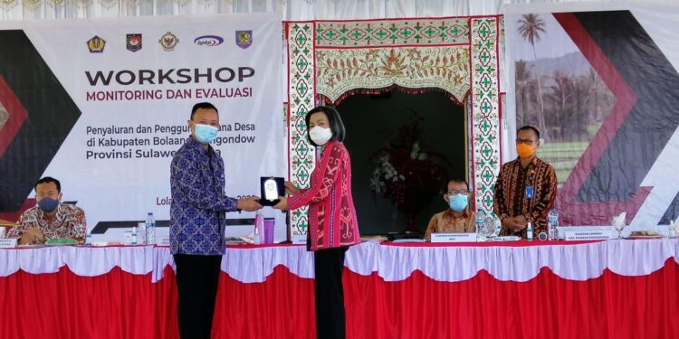 Yasti Buka Workshop Monitoring dan Evaluasi Penggunaan Dana Desa