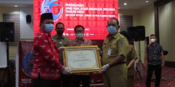 Hari HAM ke-72, Bolsel Kembali Terima Penghargaan Menteri Yasona