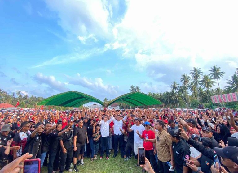 Ribuan Warga Kecamatan Pintim Hadiri Kampanye Pasangan IDEAL