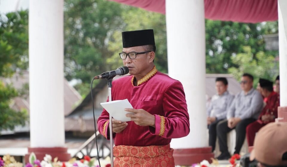 Pjs Bupati Tahlis Gallang Pimpin Upacara HUT ke-175 Bolaang Uki