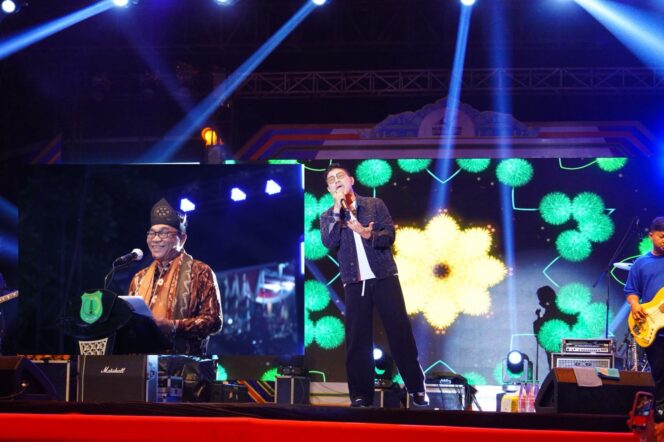 
Babang Tamvan atau Andika Kangen Band meriahkan pembukaan Miba Expo 2025 (Insert: Bupati Muba H M Toha Tohet). 