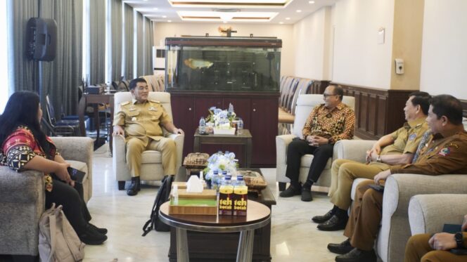 
Gubernur Yulius Terima Kunjungan KPK RI, Bahas Pemberantasan Korupsi di Sulut
