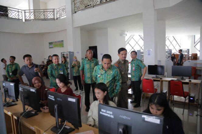 
 Sidak ke Kantor OPD, Weny Gaib Minta ASN Kotamobagu Lebih Disiplin