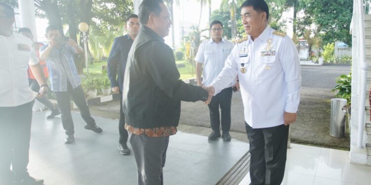 Gubernur Yulius Sambut Kedatangan Mendagri Tito Karnavian di Manado