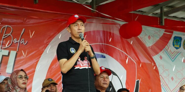Buka Turnamen Sepakbola Bupati Cup IV,  Ini Pesan Bupati Iskandar Kamaru