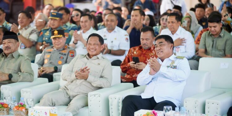 Diserahkan Mendagri, Gubernur Sulut Terima Bantuan Kapal Layanan Kesehatan 