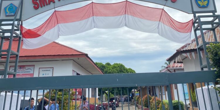 Diduga Ada Penyimpangan Dana BOS, Para Guru Laporkan Kepala SMA Negeri 2 Kotamobagu