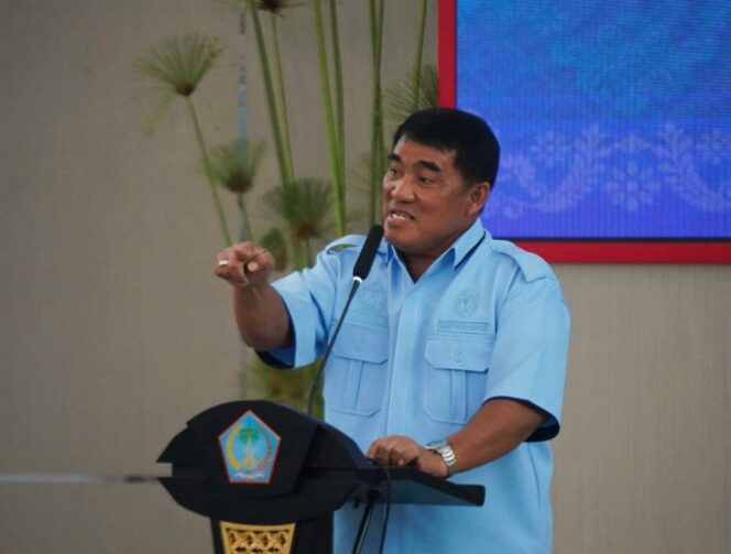 
Gubernur Sulut Yulius Selvanus mengingatkan ASN Pemprov untuk disiplin.