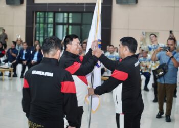 Gubernur Yulius Lepas Kontingen Sulut ke PON Beladiri II Kudus