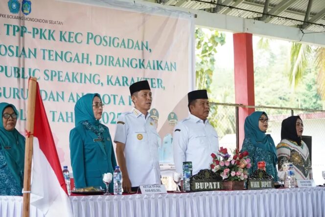 
TP-PKK Bolsel Gelar Sosialisasi Public Speaking dan Etika, Sekaligus Lantik Tiga Ketua Kecamatan