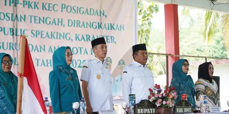 TP-PKK Bolsel Gelar Sosialisasi Public Speaking dan Etika, Sekaligus Lantik Tiga Ketua Kecamatan