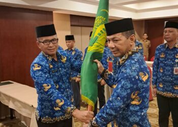 Sekprov Sulut Tahlis Gallang Kukuhkan Dewan Pengurus Korpri Boltara 2025-2030