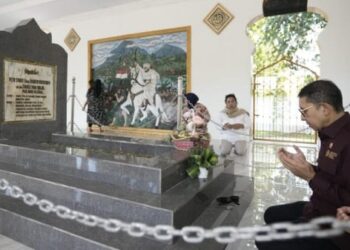 Ziarah ke Makam Tuanku Imam Bonjol di Minahasa, Fadli Zon: Kewajiban Kita Merawat Makam Pahlawan