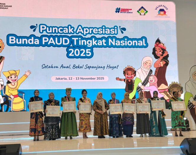 
 Bunda PAUD Sulut Anik Yulius Selvanus Raih Penghargaan Nasional