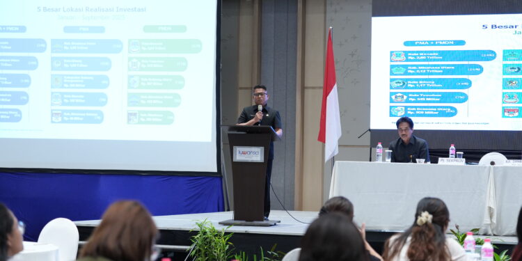 Wakili Gubernur Buka Bimtek Perizinan Berusaha Berbasis Resiko, Tahlis Gallang Paparkan Kemudahan Investasi