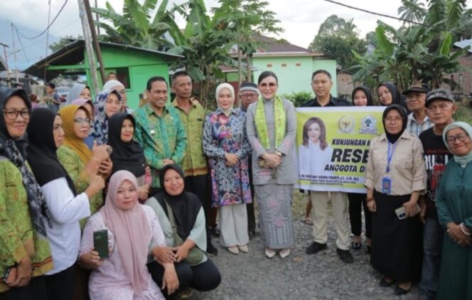
Walikota Weny Gaib sambur kunjungan kerja anggota DPR RI Christiany Eugenia Paruntu.