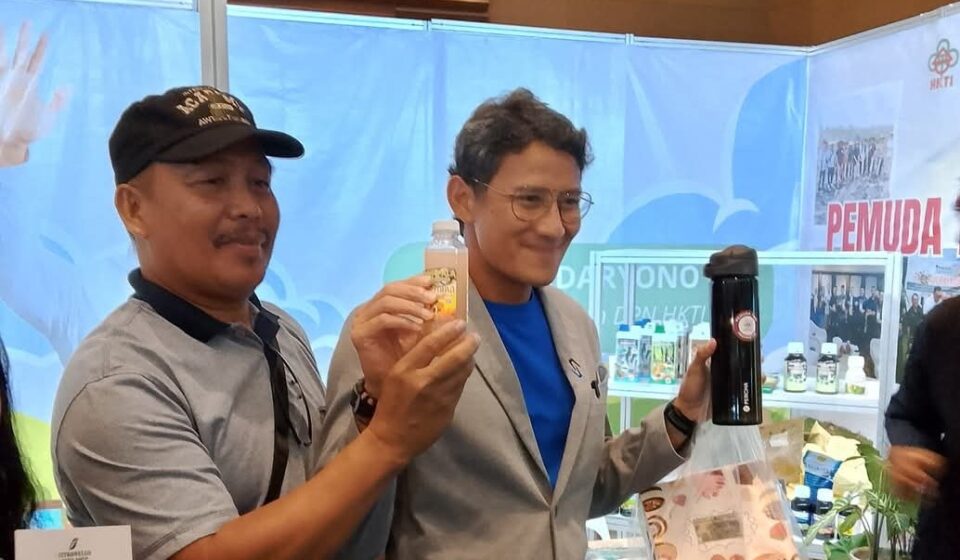 Sandiaga Uno Seruput Sirup Pala UP2K Tabang