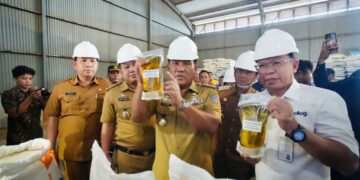 Gubernur Yulius Minta Bantuan Pangan Tepat Sasaran, Tersalur Sebelum Natal