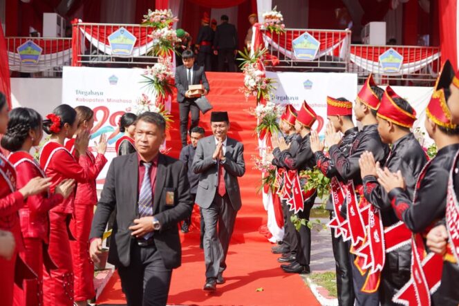 
Bupati Bolsel Iskandar Kamaru hadiri HUT ke-22 Minut.