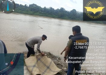 Lagi Asyik Bermain Tiga Remaja Temukan Mayat Bayi  di Sungai Musi