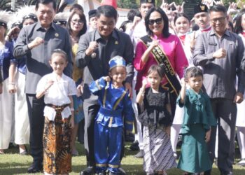 Peringati HGN 2025, Gubernur Yulius Ajak Guru Terus Berinovasi