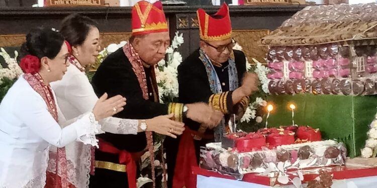 Tahlis Gallang Sampaikan Sambutan Gubernur Sulut di Hari Jadi ke-597 Minahasa