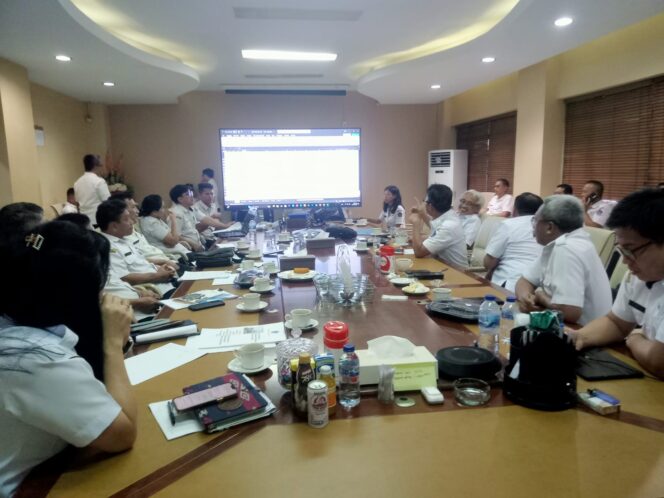 
Sekprov Tahlis Gallang Pimpin Rapat Program Kerja SKPD 2026 Melalui Desk Asistensi