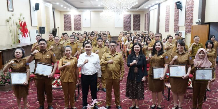 Wakili Gubernur, Sekprov Tahlis Gallang Buka Rapat Pembinaan Akuntansi dan Pelaporan Keuangan Daerah