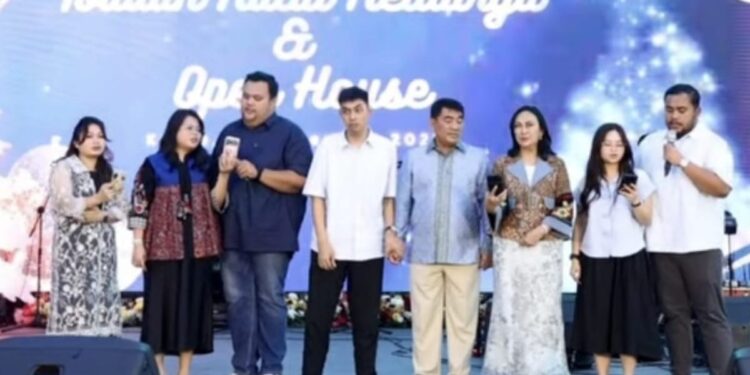 Gubernur YSK Open House Natal Bersama Warga Kakas dan Remboken