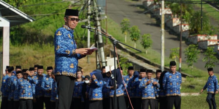 Pimpin Apel HUT Korpri ke-54, Ini Pesan Bupati Iskandar Kamaru