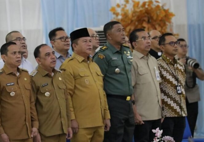 
Weny Gaib Hadiri Rakorev RKPD Triwulan III di Kantor Gubernur Sulut