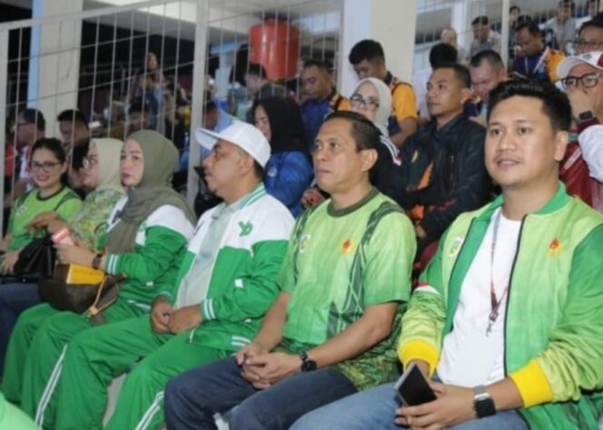 
Weny Gaib dan Rendy Mangkat hadiri pembukaan Porprov.