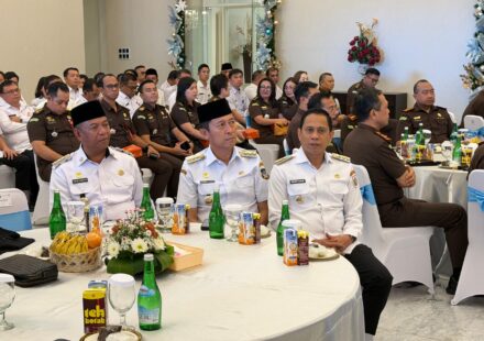 Bupati Bolsel Iskandar Kamaru menghadiri kegiatan Penandatanganan Nota Kesepahaman Perjanjian Kerja Sama serta Hibah Barang Rampasan Negara yang diserahkan kepada Pemerintah Provinsi Sulawesi Utara.