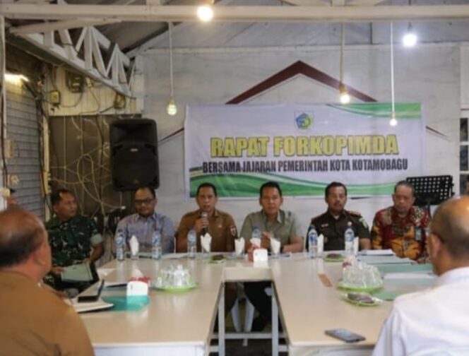 
Rapat Forkopimda Kotamobagu.