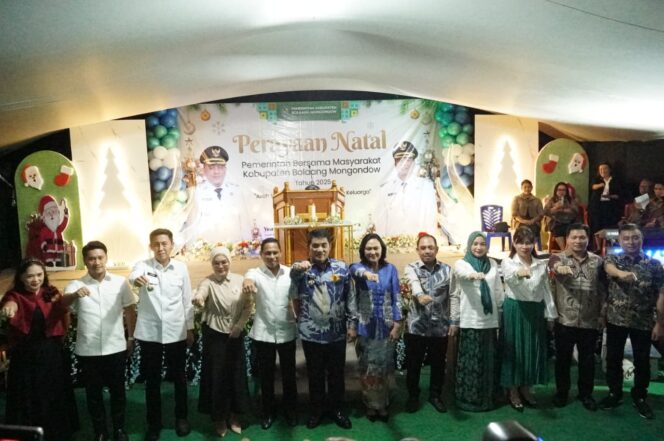 
Bupati Bolsel Iskandar Kamaru hadiri ibadah Natal GMIBM yang dihadiri Gubernur Sulut dan kepala daerah se-BMR.