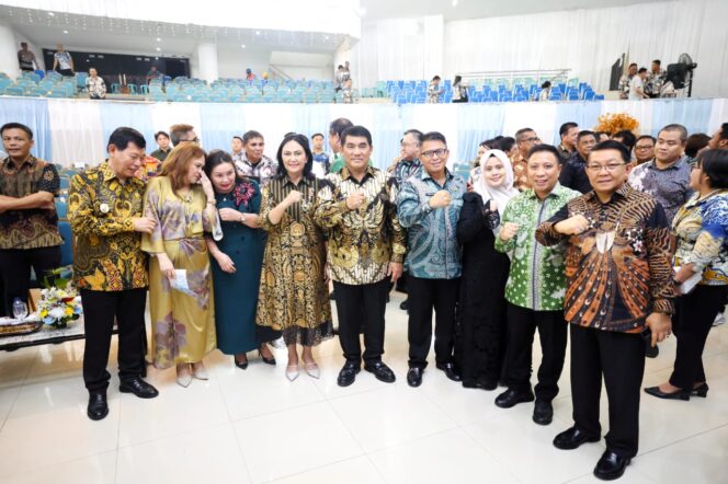 
Natal Pemprov Sulut Jadi Ruang Aktualisasi Talenta, Gubernur YSK Dorong ASN Berinovasi Bangun Daerah