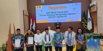 Menteri Agama Nazaruddin Umar Menerima Gelar Adat Mongondow dan Hibah Tanah Kampus di Bolmong