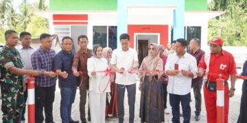 Bupati Iskandar Kamaru Resmikan SPBU Posigadan