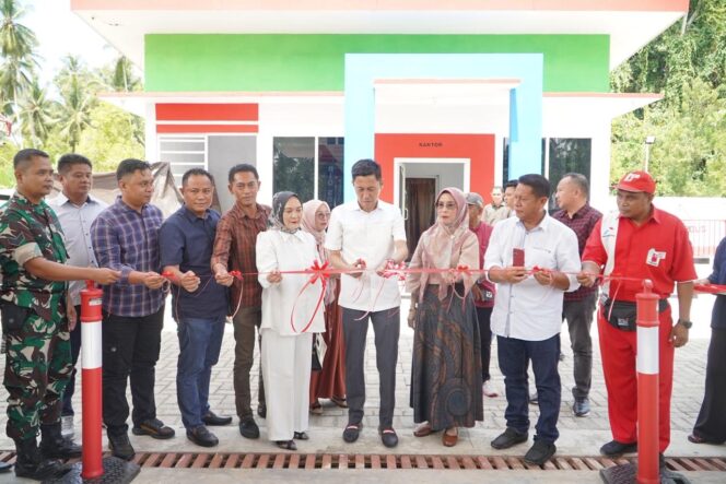 
Bupati Iskandar Kamaru Resmikan SPBU Posigadan