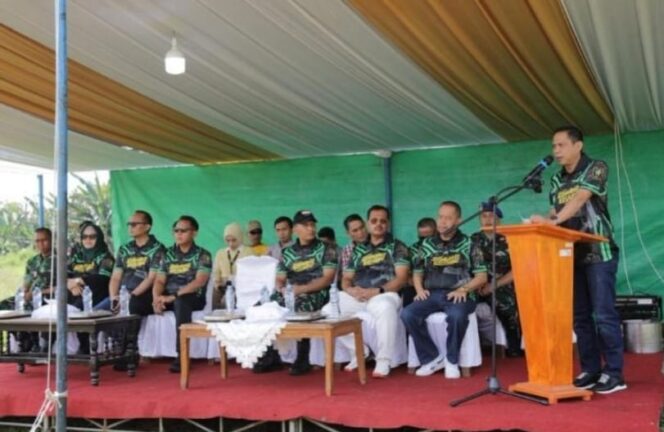 
Wali Kota Kotamobagu, dr. Weny Gaib, Sp.M, menghadiri pembukaan Turnamen Menembak Piala Kejaksaan Negeri (Kejari) Kotamobagu, Jumat (9/1/2026).