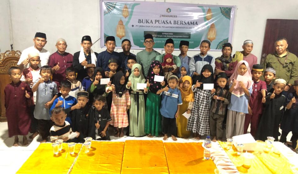 Senyum Santri Adow Sambut Ramadan