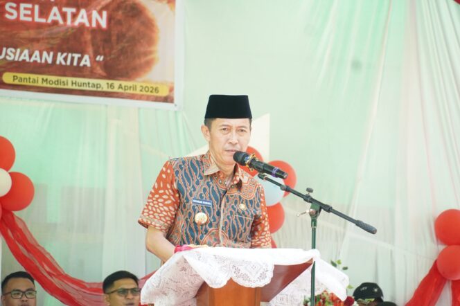 
Paskah Oikumene 2026 di Huntap Modisi, Bupati Iskandar Tekankan Persatuan dan Harapan